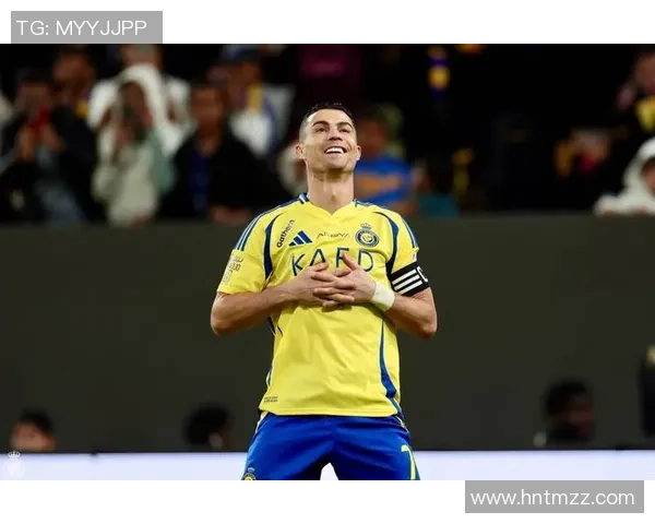 足球巨星背后的隐秘缺陷与挑战揭示了他们不为人知的脆弱与坚韧 足球巨星背后的隐秘缺陷与挑战揭示了他们不为人知的脆弱与坚韧