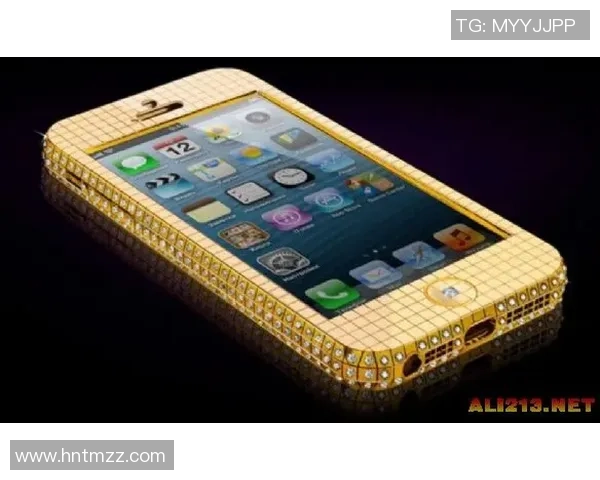 红色足球明星手机壳为你的手机增添运动活力与时尚魅力