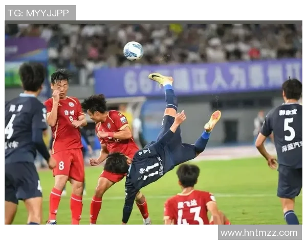 模仿全球足球明星精彩瞬间的视频挑战引发热潮